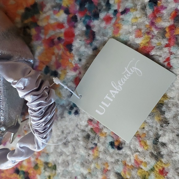 NWT Ulta Beauty silver makeup bag - Picture 7 of 11